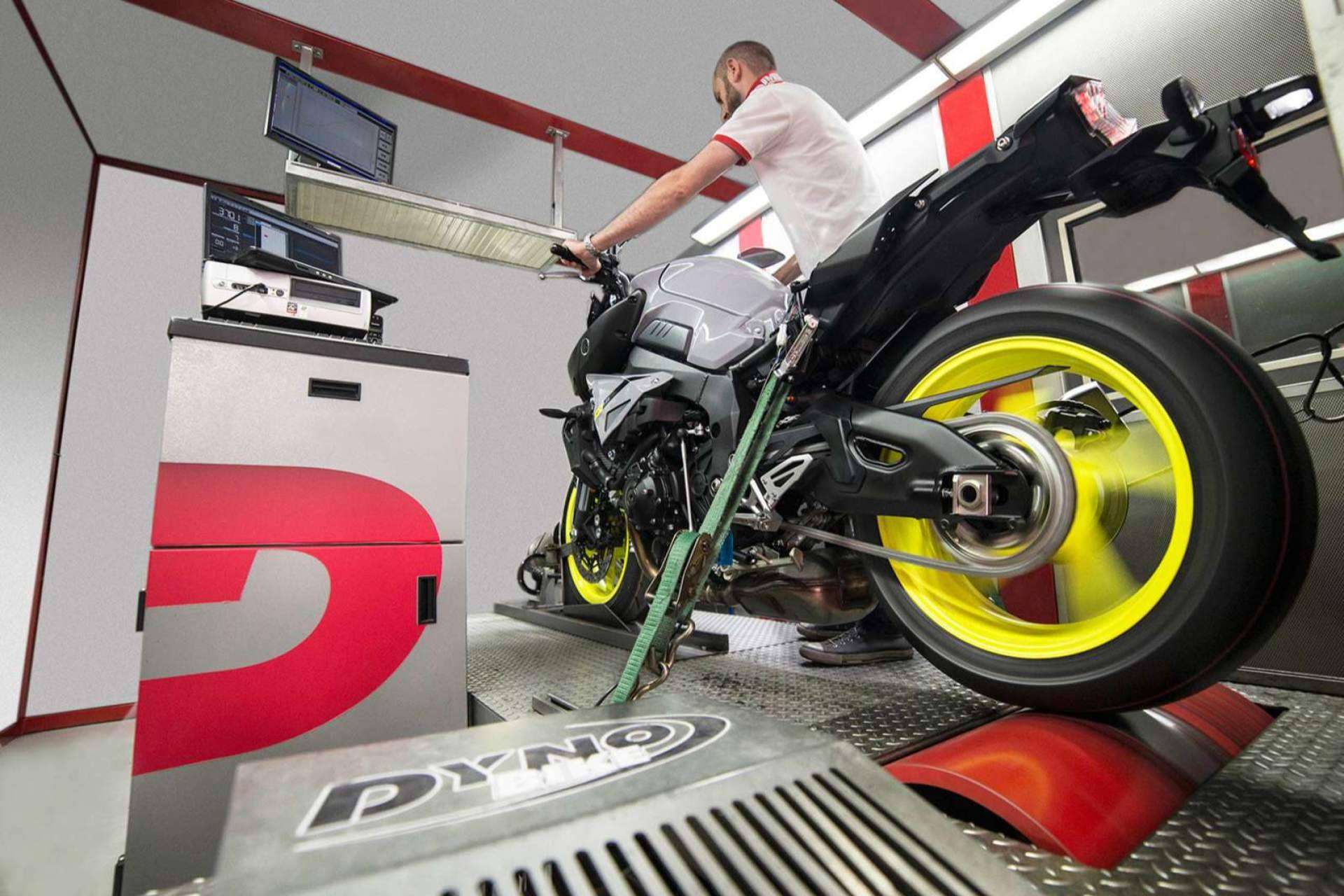 Reprogramación de centralita en motos; Digi-Tec amplia herramientas y software para ECUs motocicletas