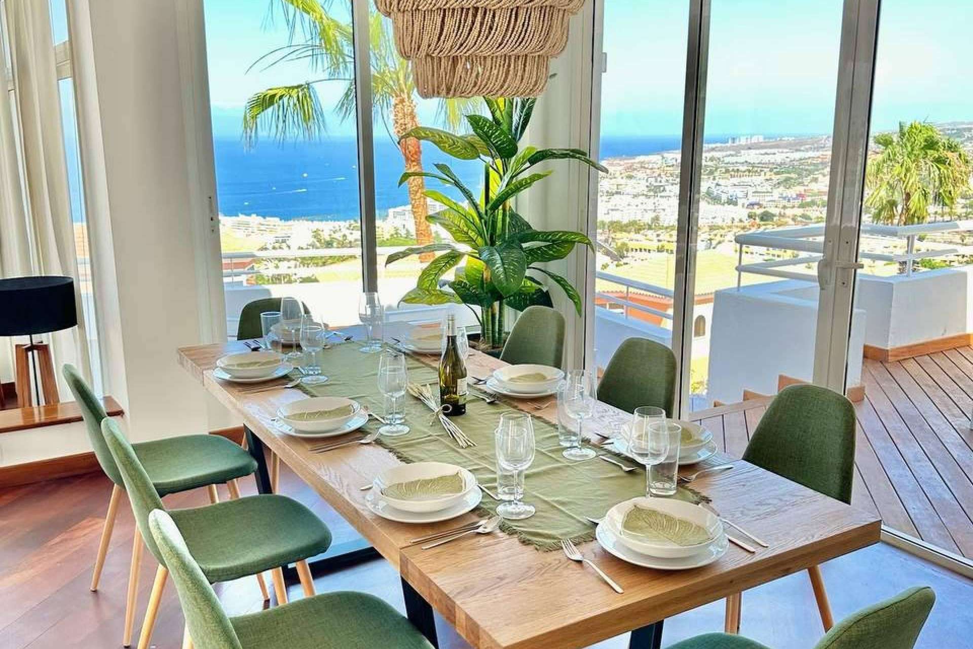 Canarias.com mejora la experiencia turística en Tenerife con alquiler de coches y villas de lujo