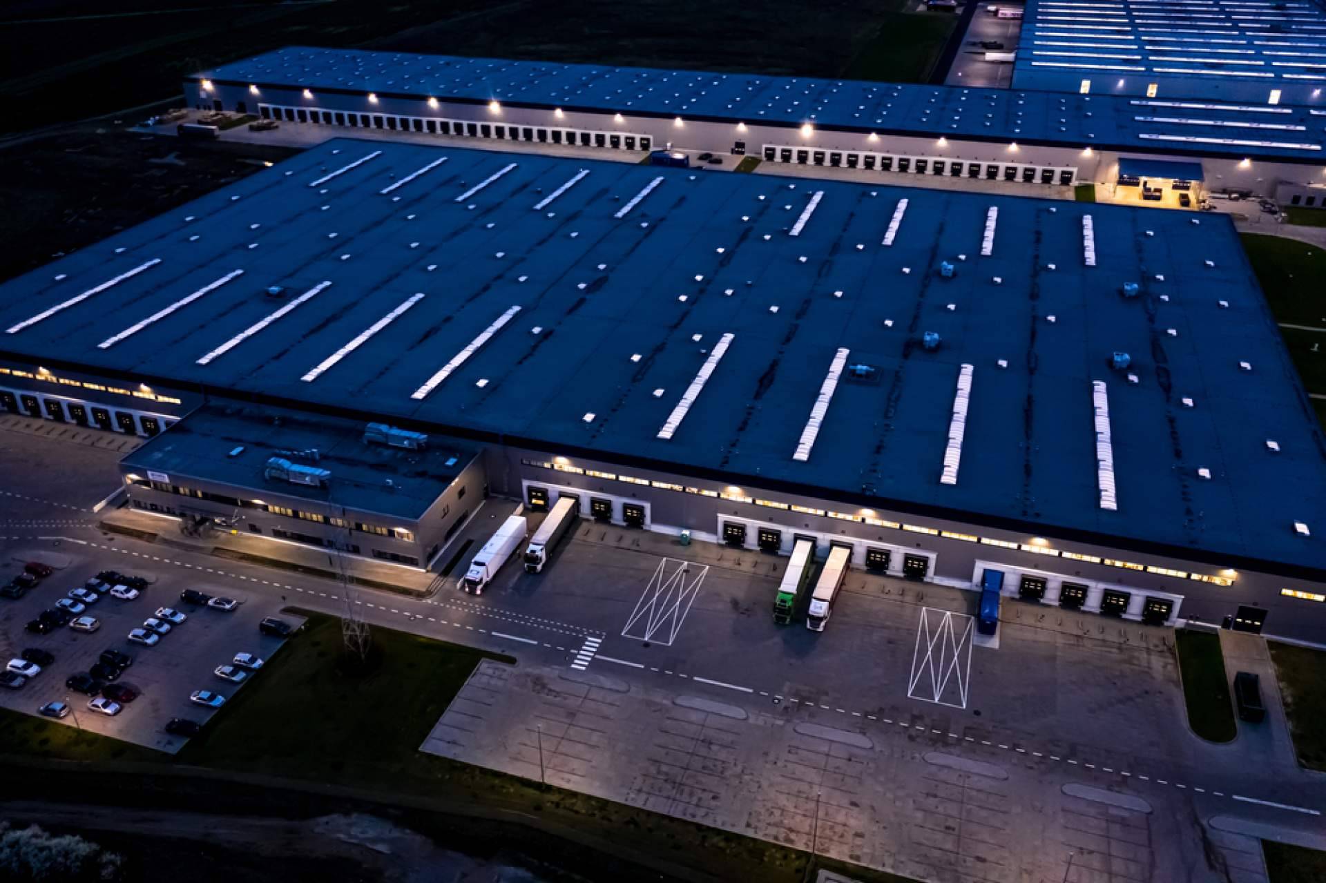 Impuestos aplicables en la venta de una nave industrial según la normativa vigente