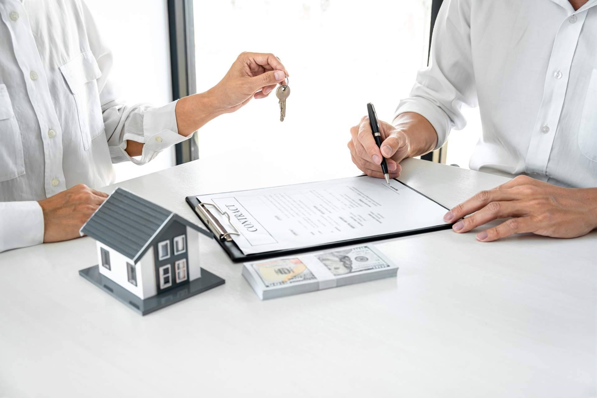 Enfoque Propiedades amplía su propuesta con abogado para contratos y estudios legales inmobiliarios