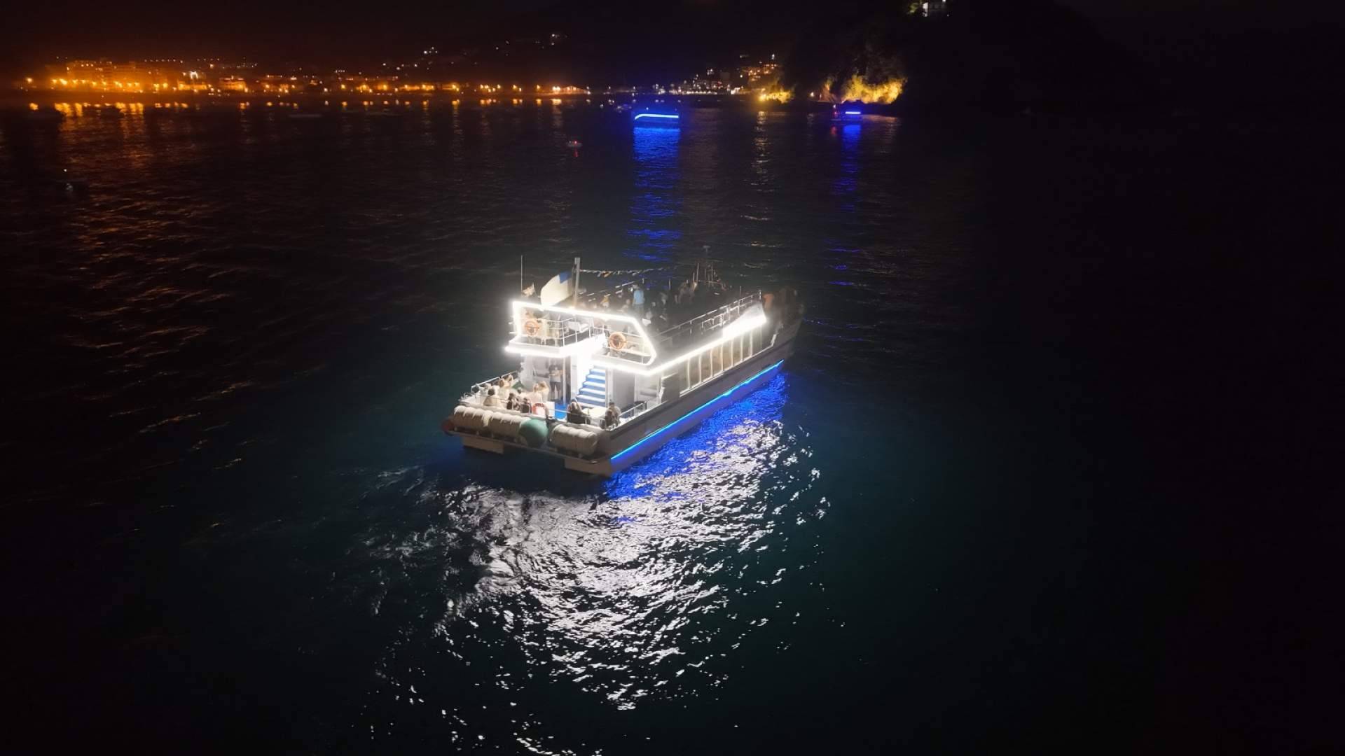Catamarán Finanzauto Ciudad San Sebastián, pionero en navegación 0 emisiones en la Bahía de la Concha
