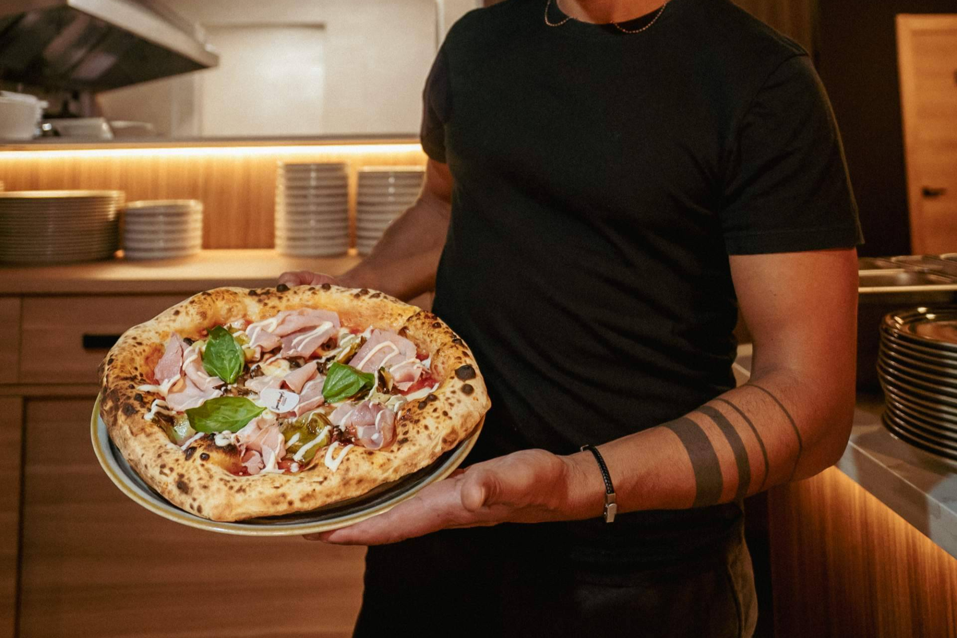 Spaccanapoli Da Daniele inaugura pizzería en Barcelona con local elegante y carta de alta categoría