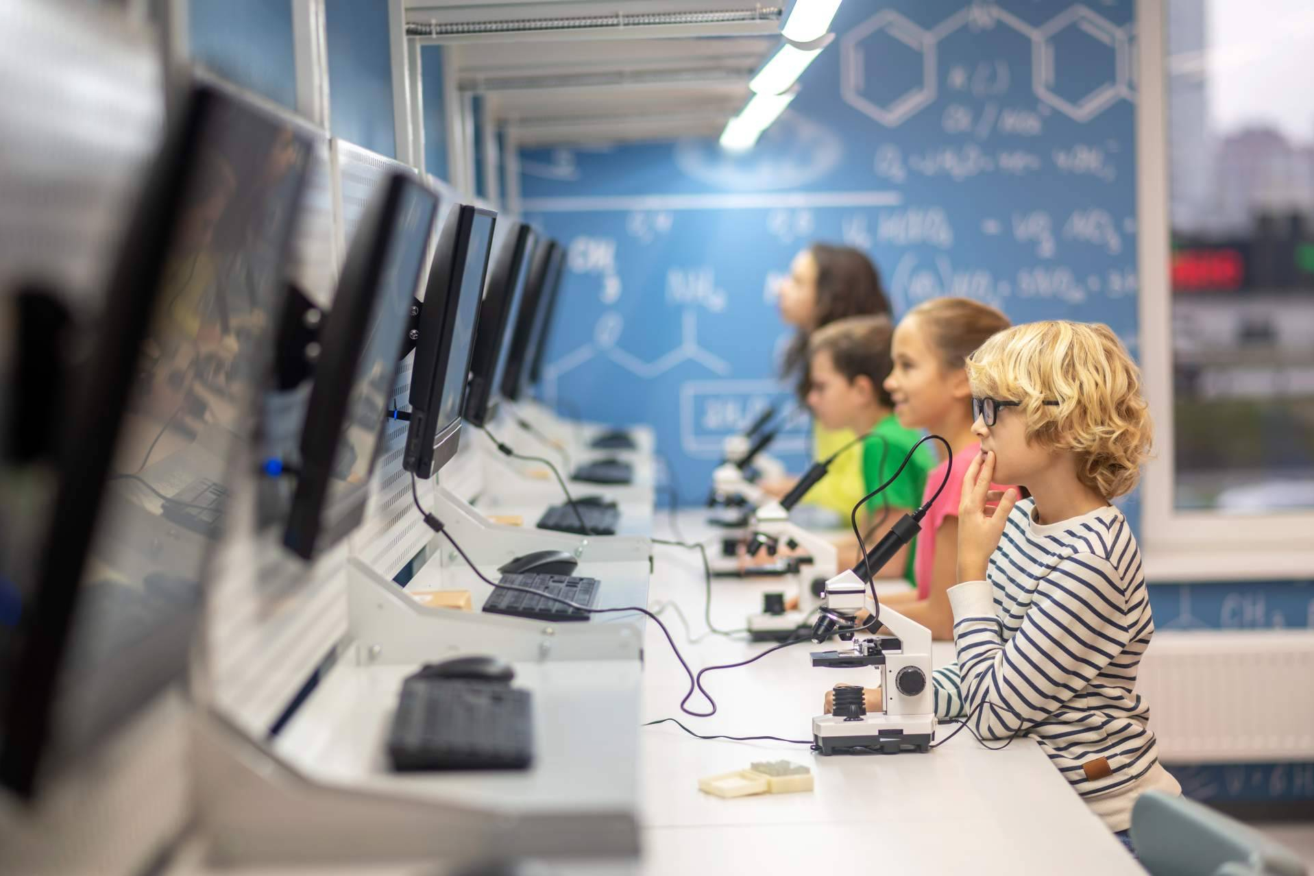 La formación docente para aulas de emprendimiento se refuerza con la experiencia de Letssay Formación