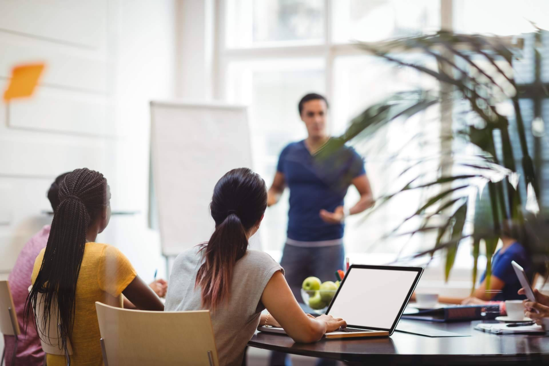 ¿Qué pueden aportar los profesionales en la formación en Marketing Turístico?