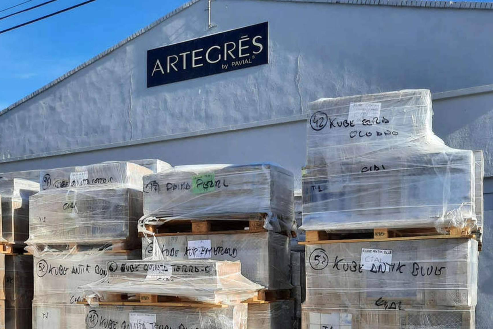 Artegres incorpora azulejos cerámicos outlet de alta gama con disponibilidad reducida