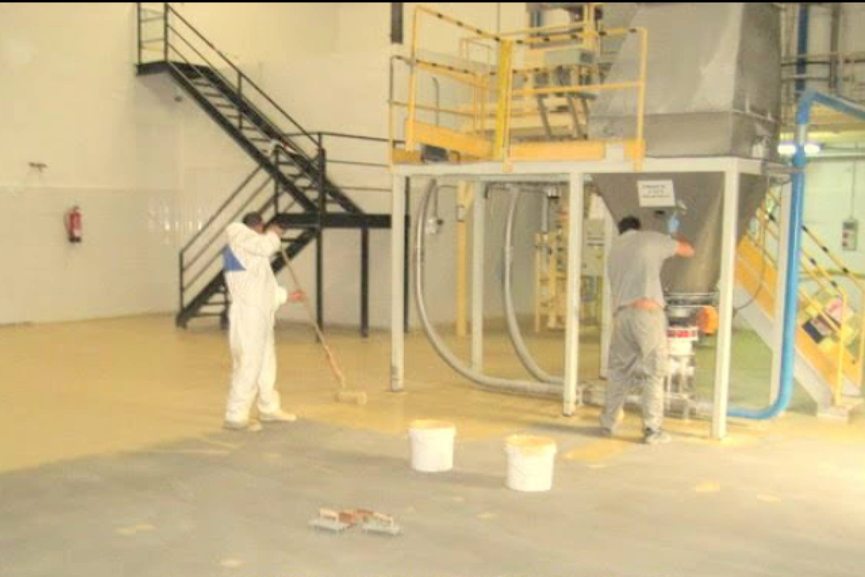 Serviarnau refuerza su experiencia en pavimentos industriales y protección de superficies en Valencia