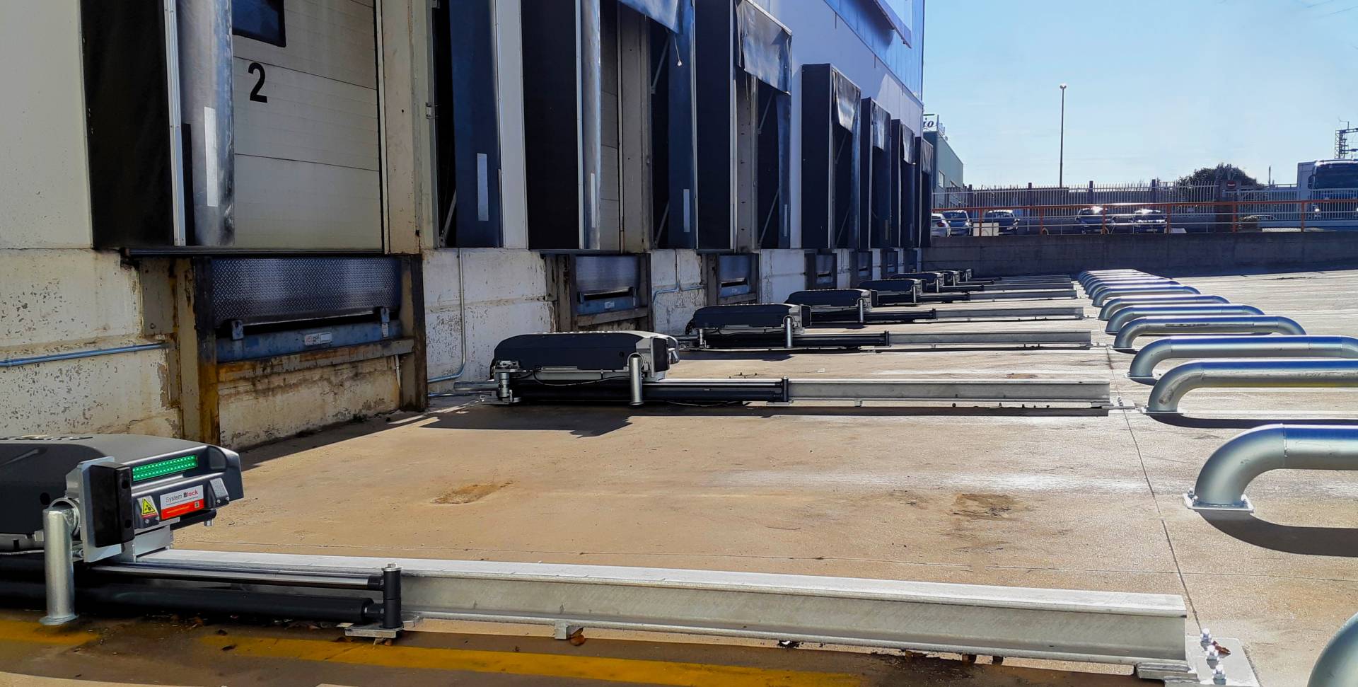 Cómo los sistemas de retención de camiones están redefiniendo la seguridad en la logística actual