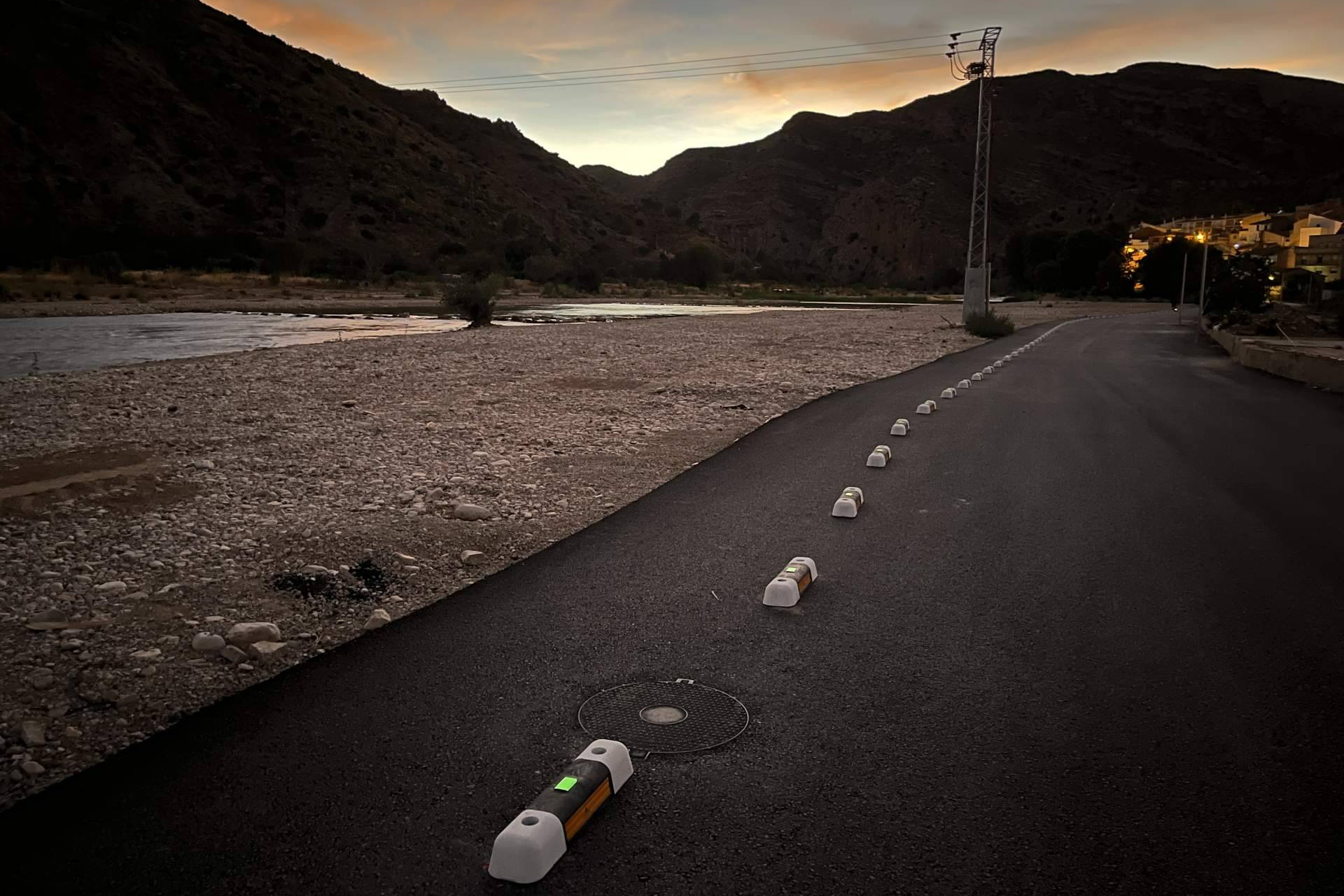 Crece la implantación del separador de carril bici fotoluminiscente de Abadecom Urban en entornos urbanos
