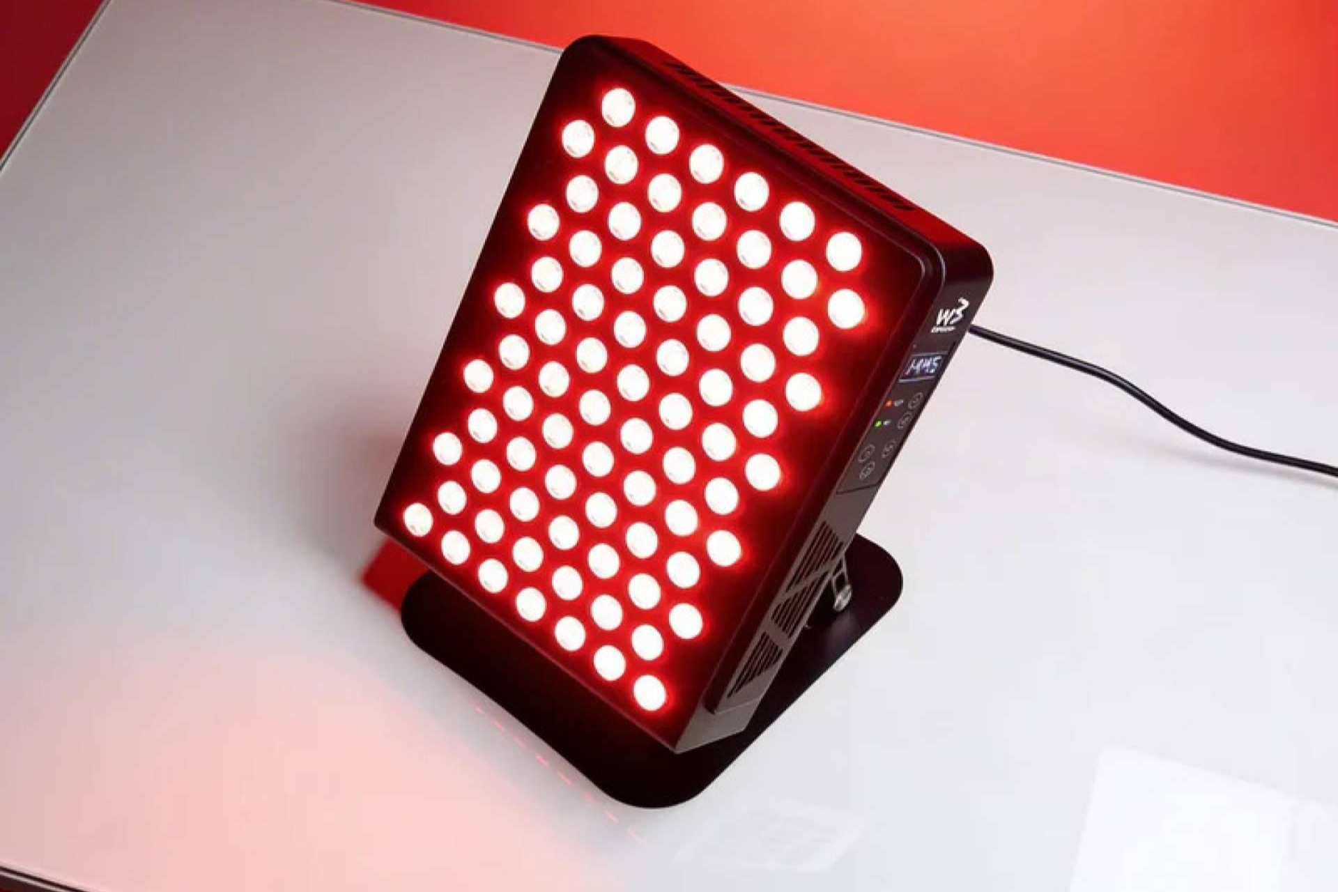 La luz roja gana espacio en las rutinas de bienestar. Wellbeinn acerca esta tecnología al uso diario