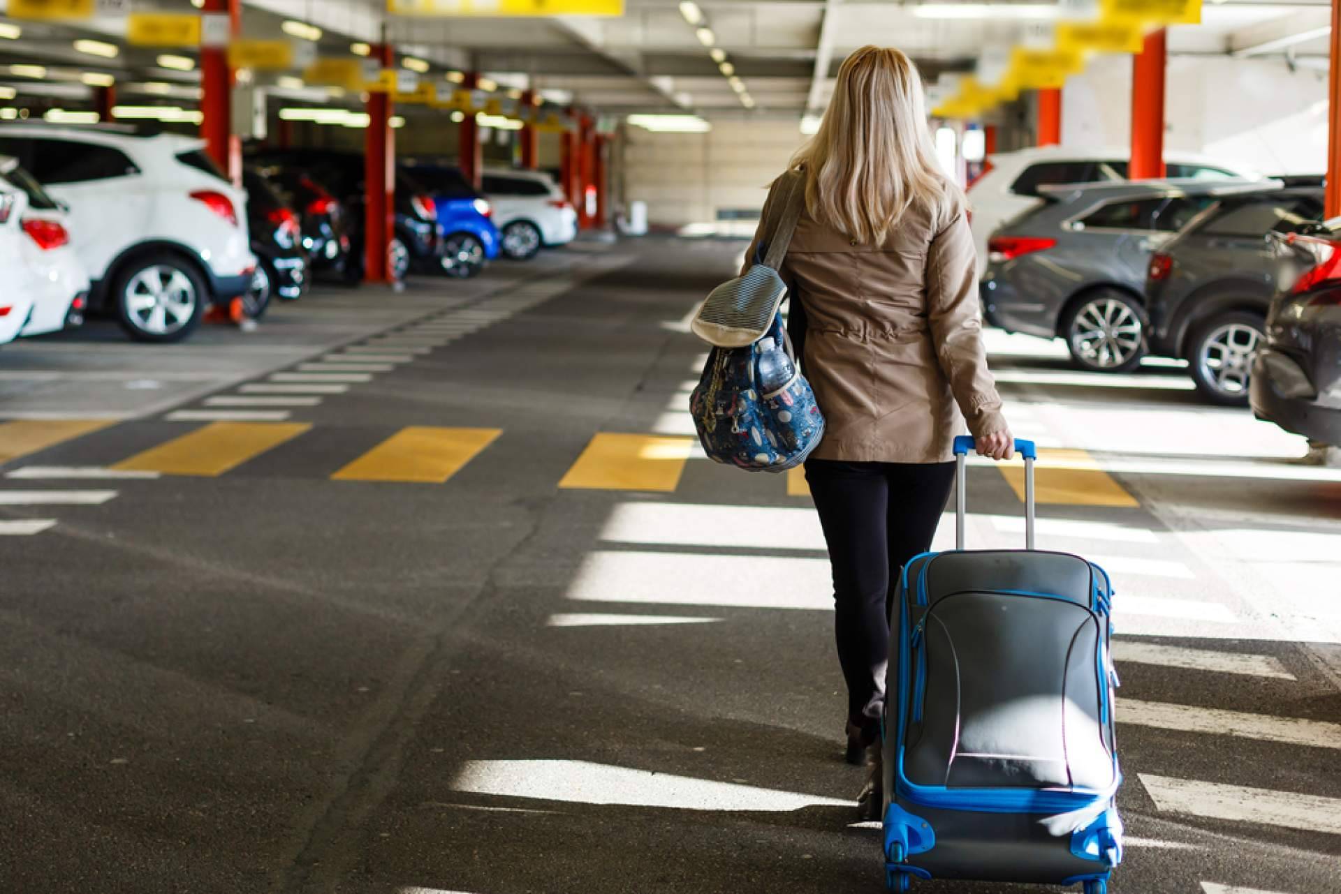Reservar parking online en aeropuertos, puertos y estaciones de España se vuelve más sencillo con Aparcalo