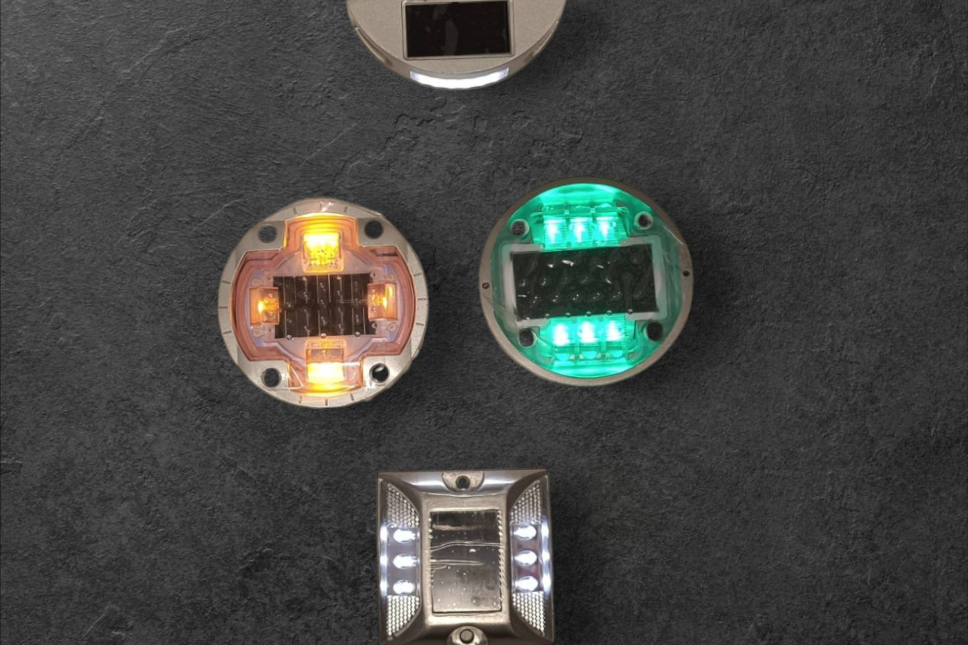 Los captafaros solares LED de Abadecom Urban refuerzan la señalización con autonomía energética