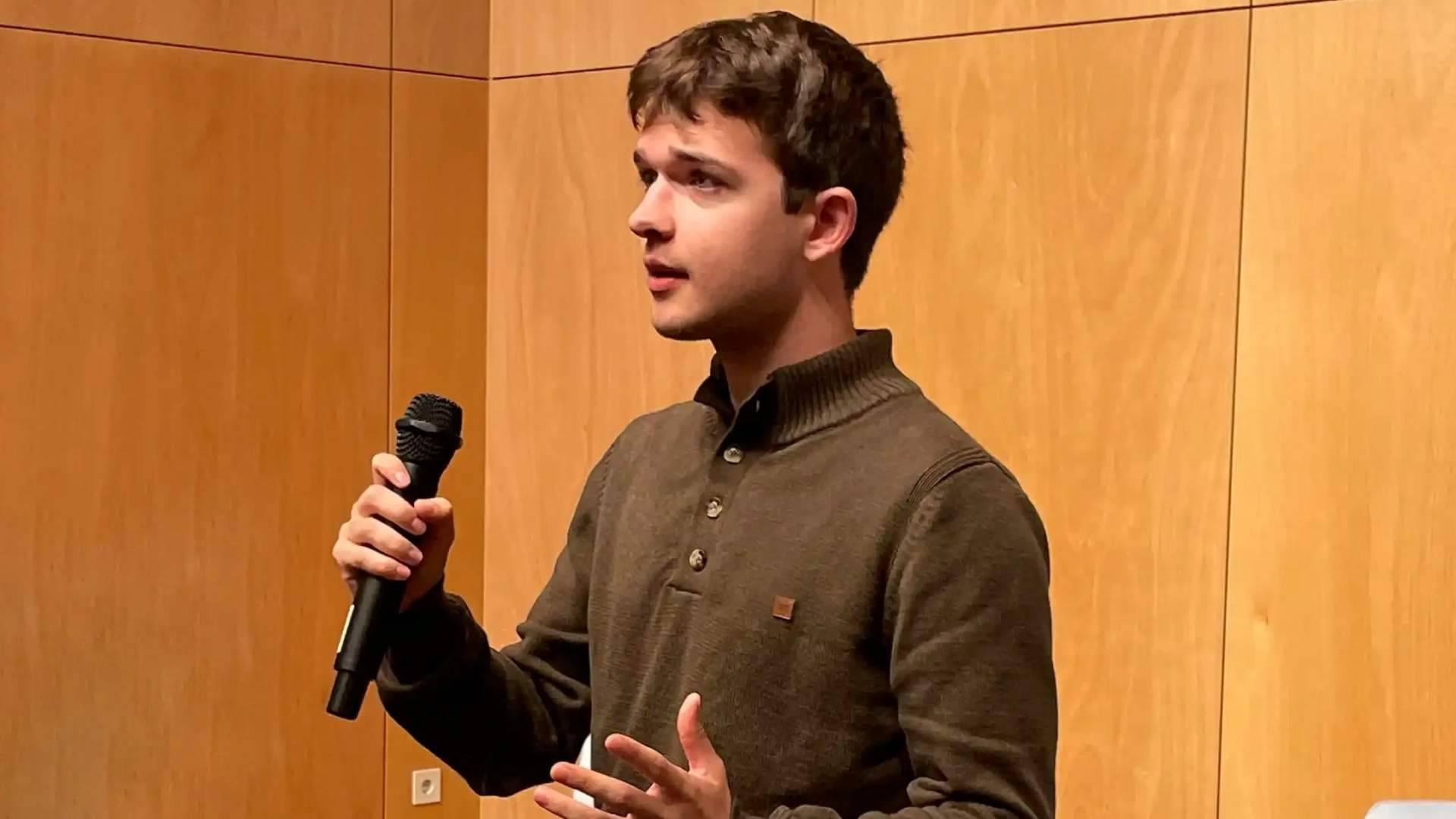 Destacar en el entorno digital con 20 años como experto en YouTube; el caso de Javier Limonchi
