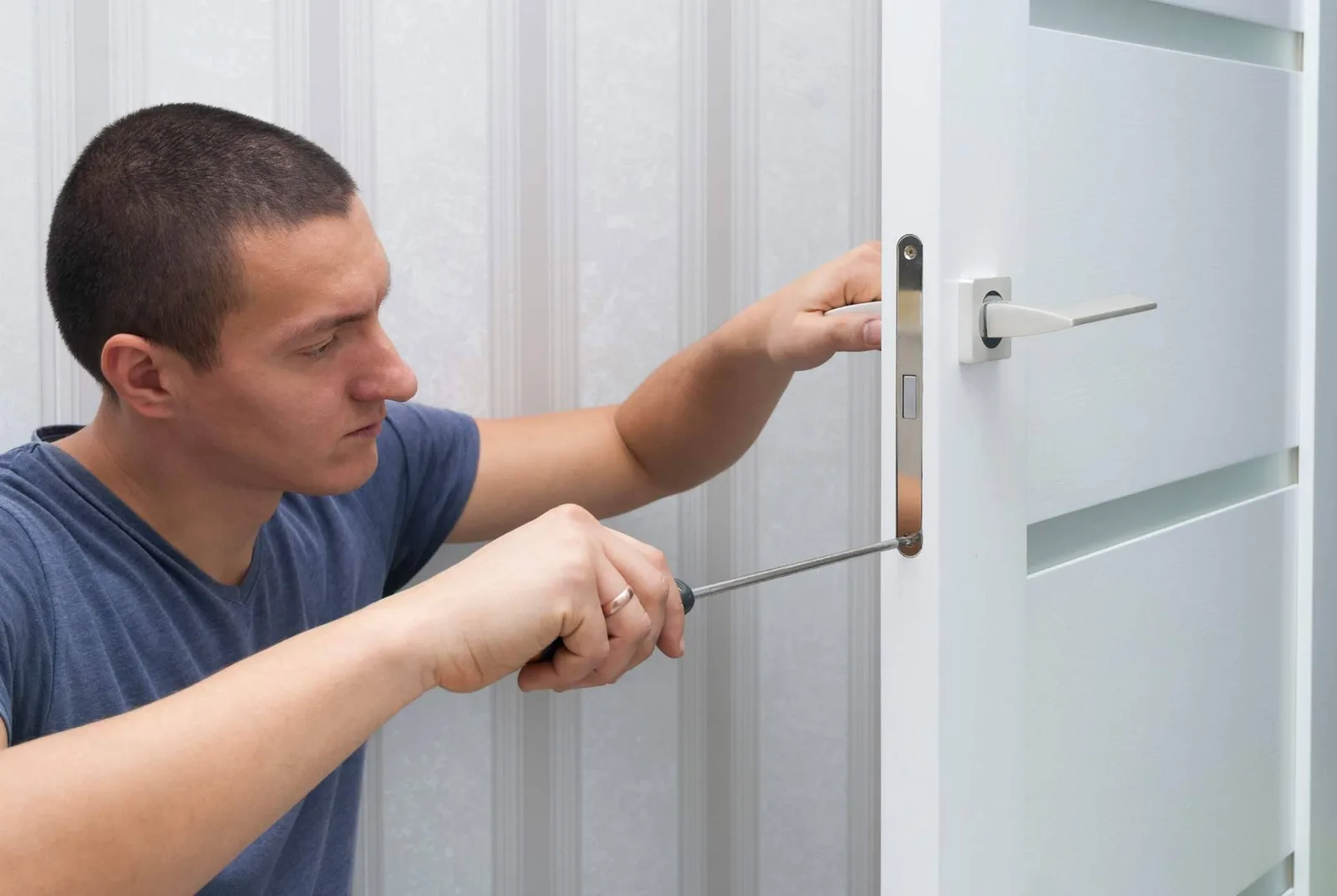 Apertura de Puertas, especialistas en abrir puertas y servicios de cerrajería urgente