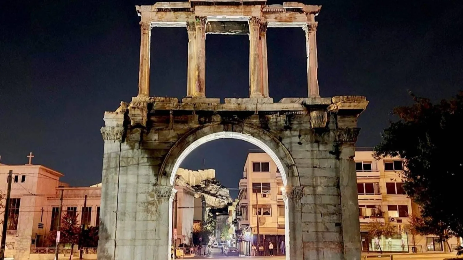 La otra cara de Atenas; cuatro lugares para descubrir sus mitos más allá de la Acrópolis