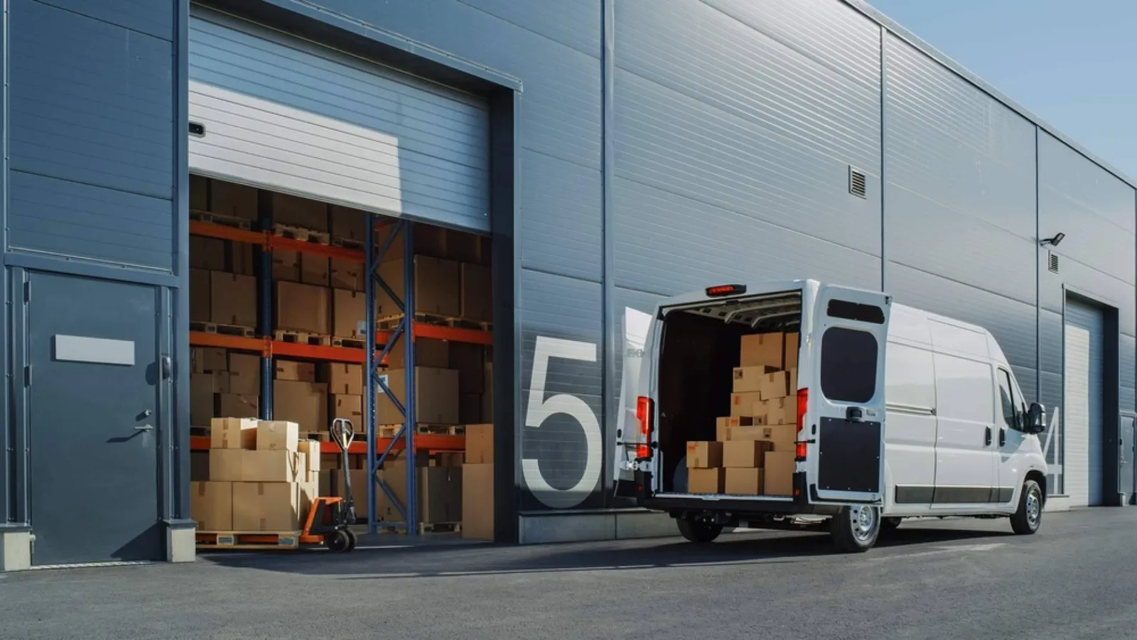 Cadenza Electric avanza con nuevos servicios para ofrecer una compra más flexible de material eléctrico Schneider